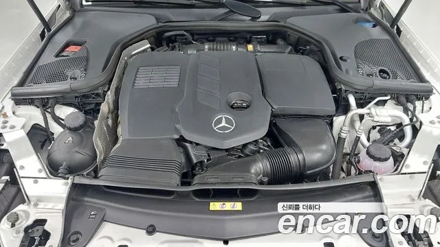 Mercedes-Benz E-Class 2022 thumb 11