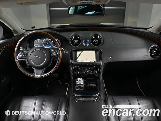 Jaguar XJ 2013 thumb 12