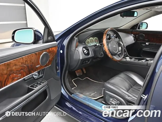 Jaguar XJ 2013 thumb 10
