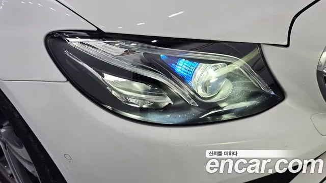 Mercedes-Benz E-Class 2019 thumb 8