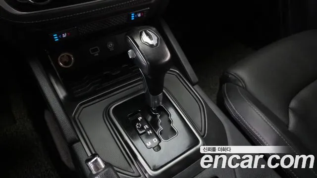 KGM Rexton 2019 thumb 6