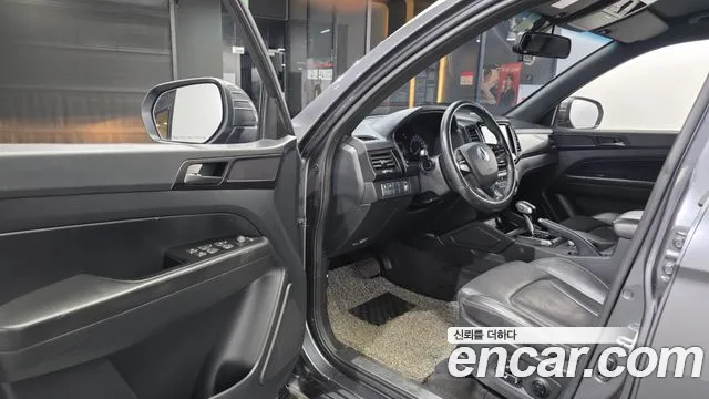 KGM Rexton 2019 thumb 8