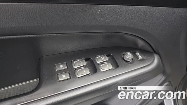 KGM Rexton 2019 thumb 9