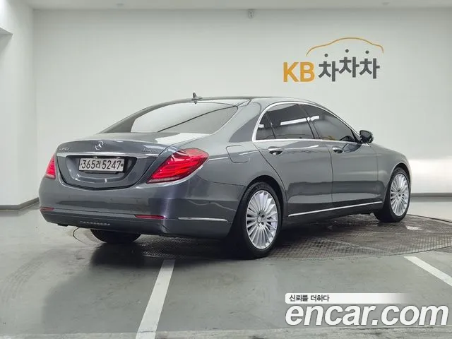 Mercedes-Benz S-Class 2017 thumb 9