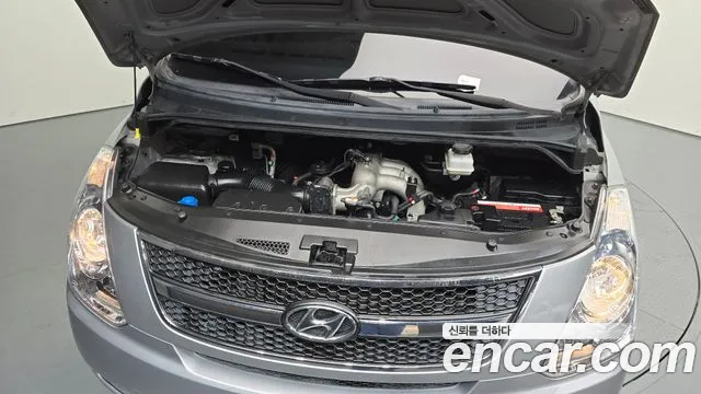 Hyundai Staria 2015 thumb 4