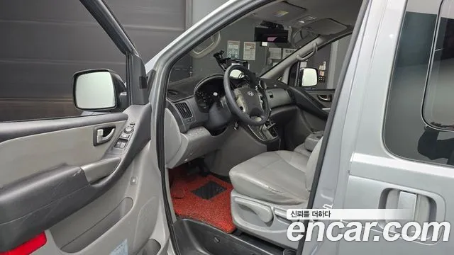 Hyundai Staria 2015 thumb 2