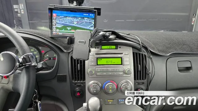 Hyundai Staria 2015 thumb 8