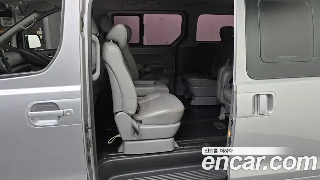 Hyundai Staria 2015 thumb 6