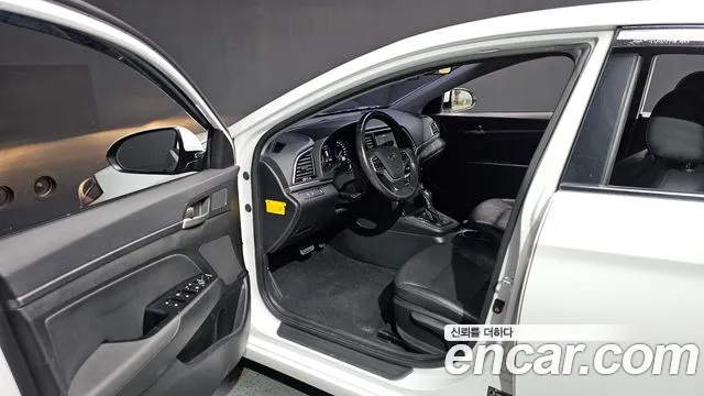 Hyundai AD 2015 thumb 2