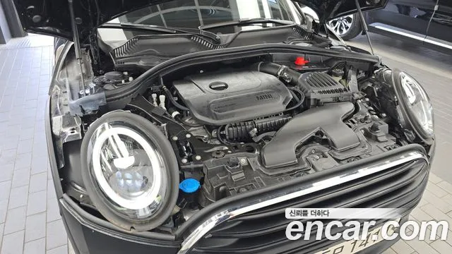 Mini Cooper Clubman 2024 thumb 10