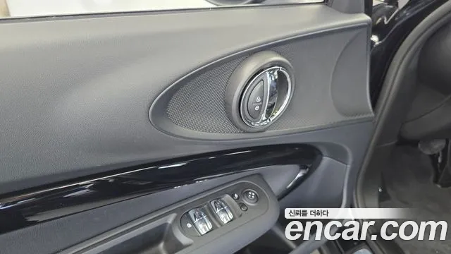 Mini Cooper Clubman 2024 thumb 8