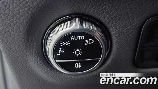 Mercedes-Benz EQE 2023 thumb 6