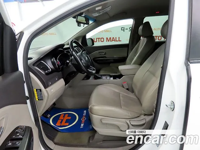 Kia Carnival 2016 thumb 8