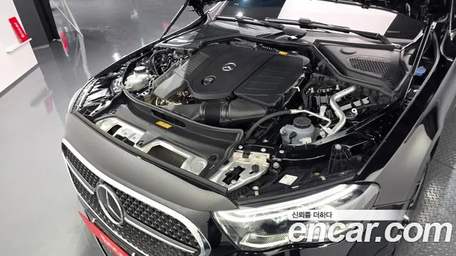 Mercedes-Benz E-Class 2024 thumb 8