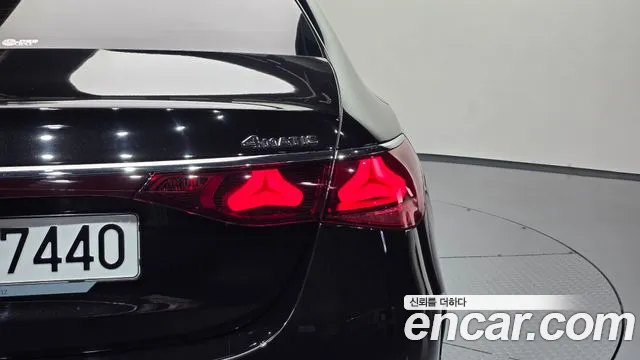 Mercedes-Benz E-Class 2024 thumb 9