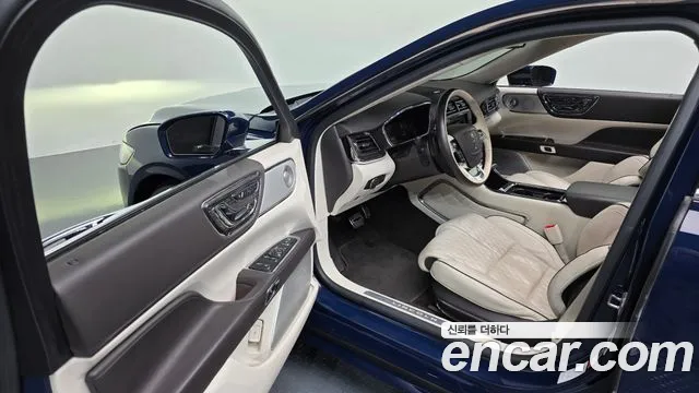 Lincoln Continental 2019 thumb 2
