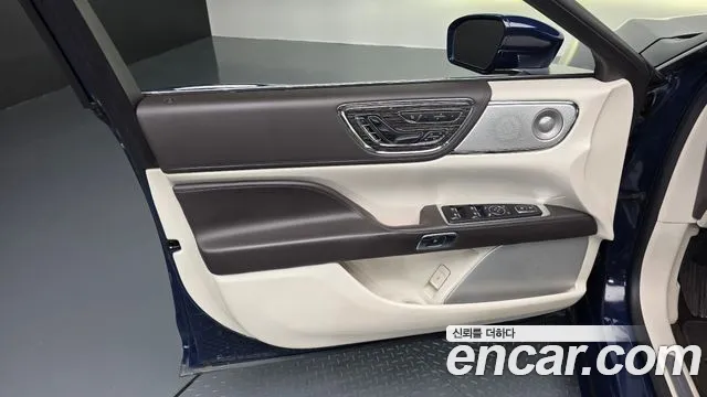 Lincoln Continental 2019 thumb 8