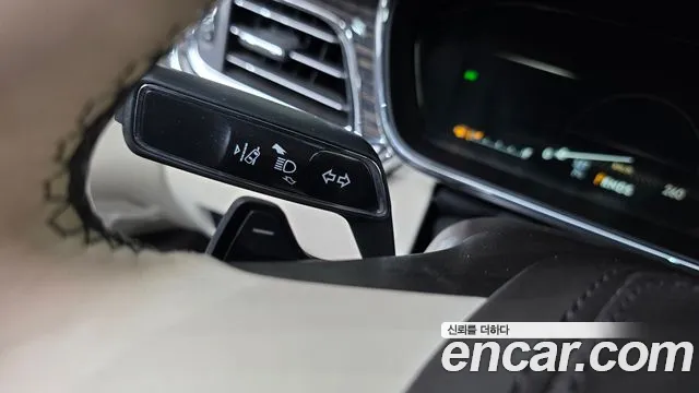 Lincoln Continental 2019 thumb 12
