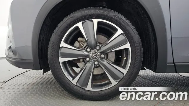 Lexus UX 2019 thumb 7