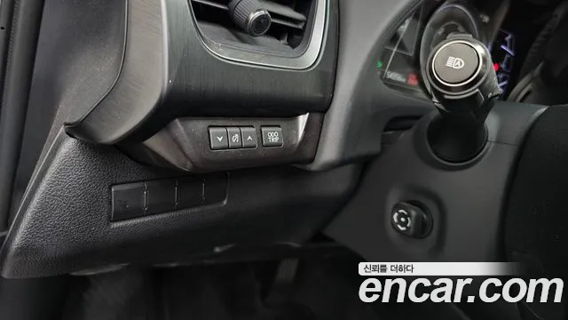 Lexus UX 2019 thumb 3
