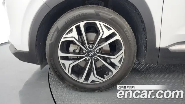 Hyundai Santa Fe 2018 thumb 6