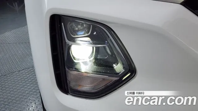 Hyundai Santa Fe 2018 thumb 4