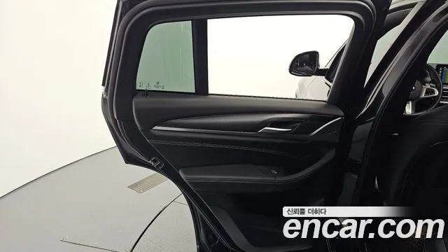 BMW X4 2022 thumb 5
