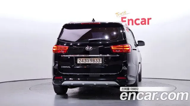 Kia Carnival 2019 thumb 2