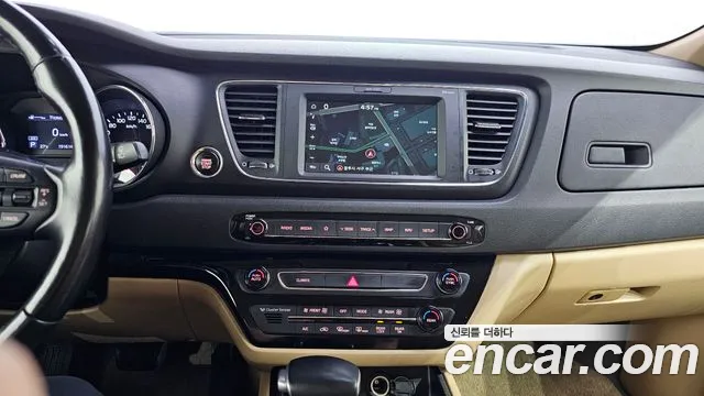 Kia Carnival 2019 thumb 10