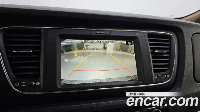 Kia Carnival 2019 thumb 9