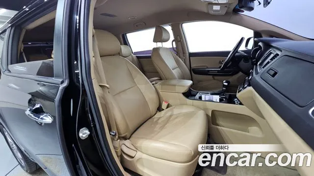 Kia Carnival 2019 thumb 11