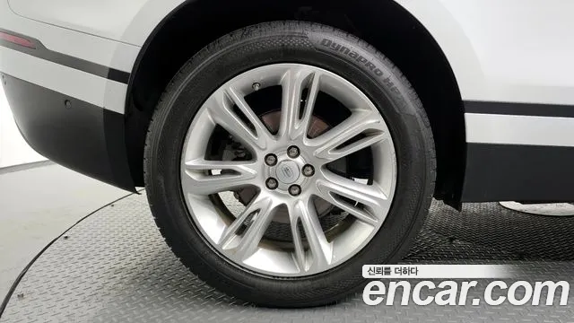 Land Rover Range Rover Velar 2018 thumb 6