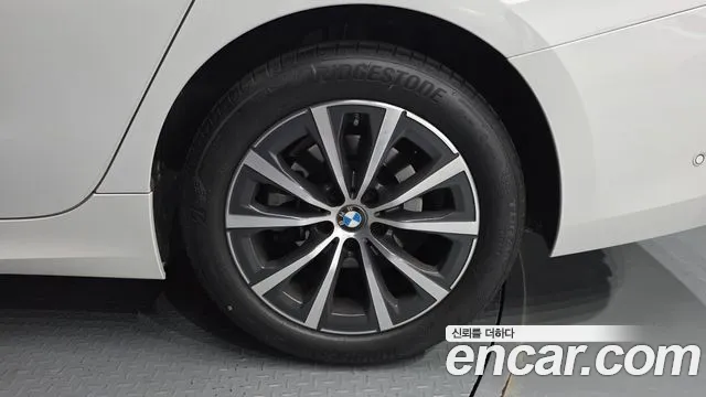 BMW 3 серии 2024 thumb 8