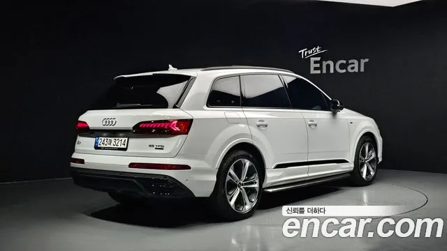 Audi Q7 2022 thumb 12