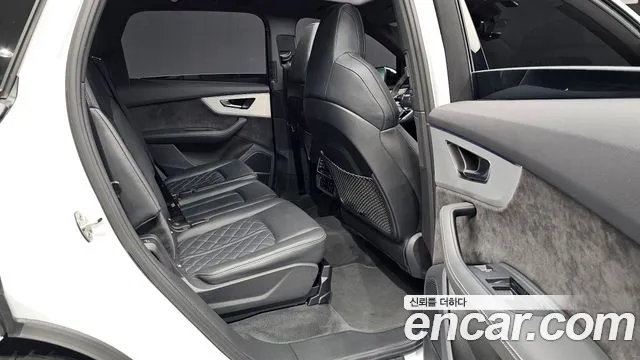 Audi Q7 2022 thumb 9
