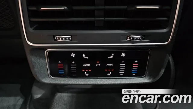 Audi Q7 2022 thumb 3