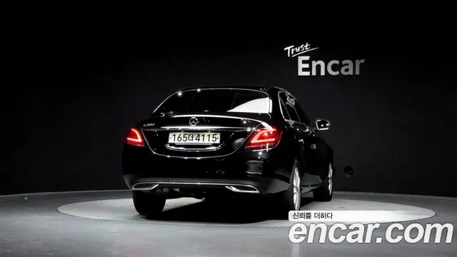 Mercedes-Benz C-Class 2020 thumb 3
