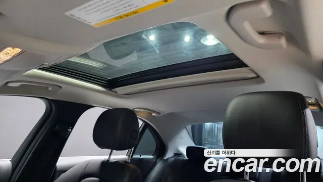 Mercedes-Benz C-Class 2020 thumb 8