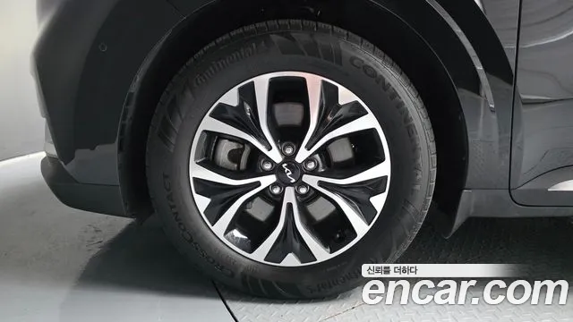 Kia Carnival 2023 thumb 5