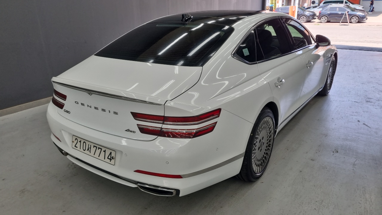Genesis G80 2021 thumb 10