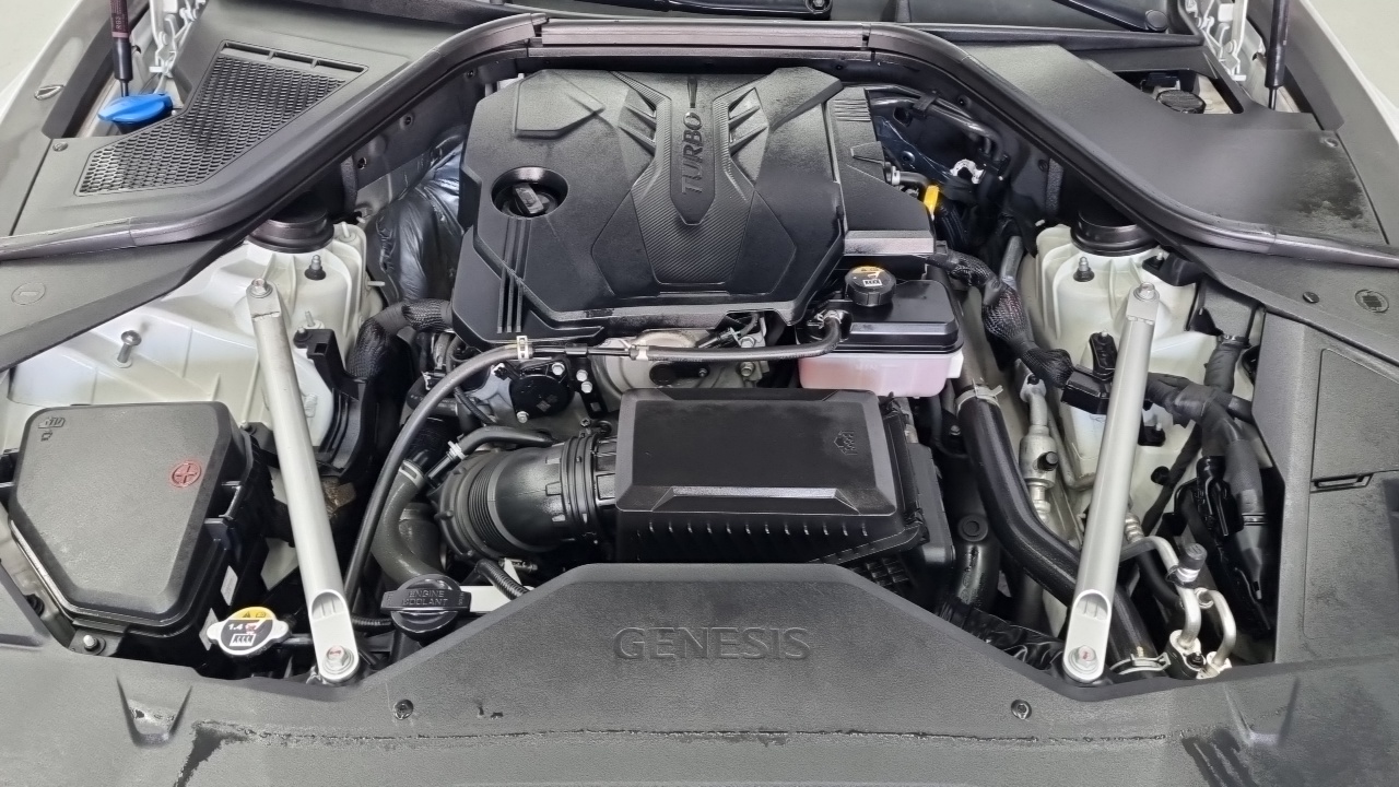 Genesis G80 2021 thumb 2