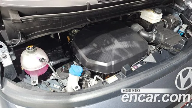 Hyundai Staria 2024 thumb 12