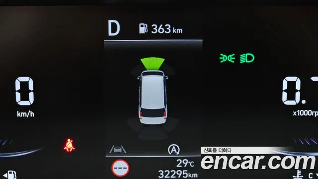 Hyundai Staria 2024 thumb 6