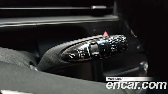 Hyundai Staria 2024 thumb 11