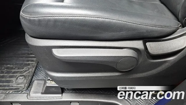 Hyundai Staria 2024 thumb 3