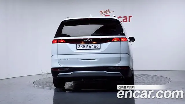 Kia Carnival 2022 thumb 4