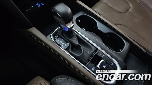 Hyundai Santa Fe 2019 thumb 3