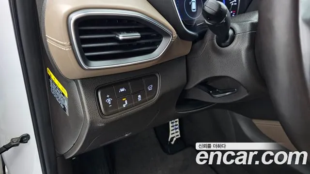 Hyundai Santa Fe 2019 thumb 9