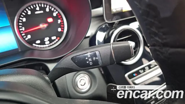 Mercedes-Benz C-Class 2020 thumb 12