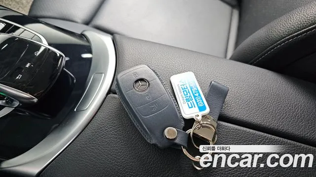 Mercedes-Benz C-Class 2020 thumb 7